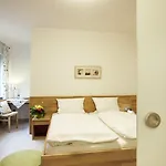 Floersbacher Hof 호텔 플뢰스바흐탈